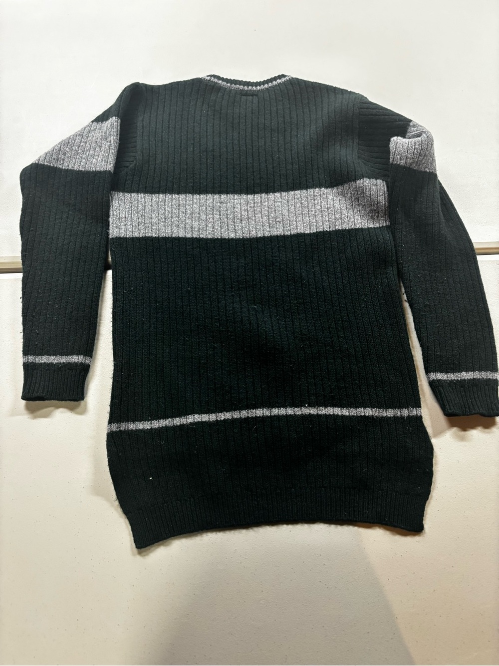 Harry Potter Slytherin Sweater - Picture 9 of 11